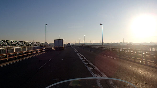 冬は太陽が眩しい